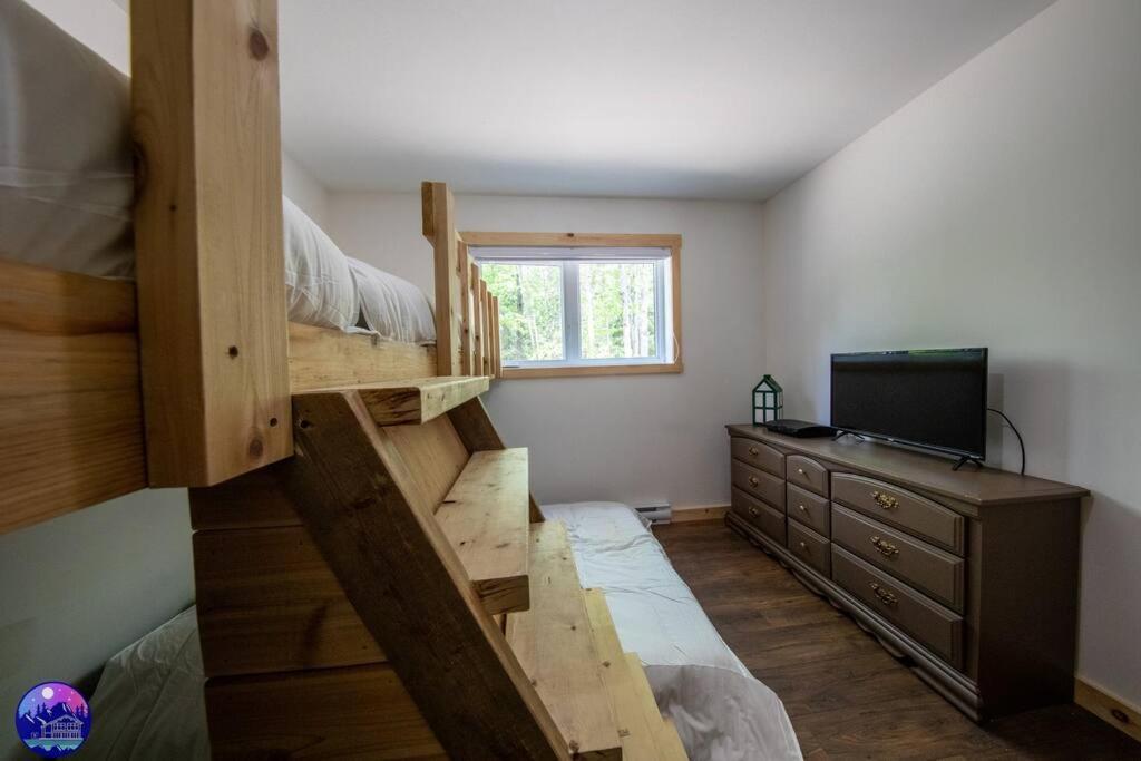 Chalet Deschamps- Spa- Chien Accepte- Nature- Estrie Mansonville المظهر الخارجي الصورة