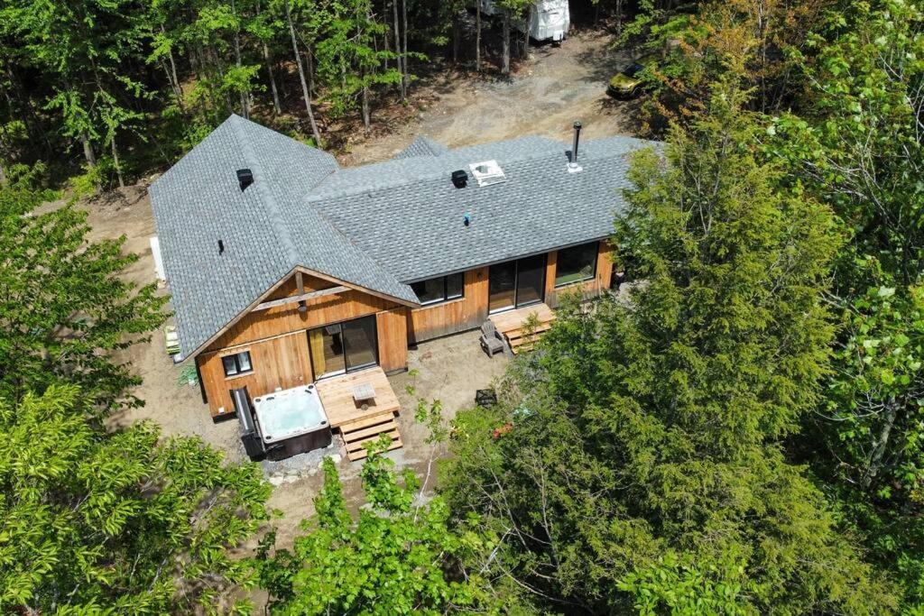 Chalet Deschamps- Spa- Chien Accepte- Nature- Estrie Mansonville المظهر الخارجي الصورة