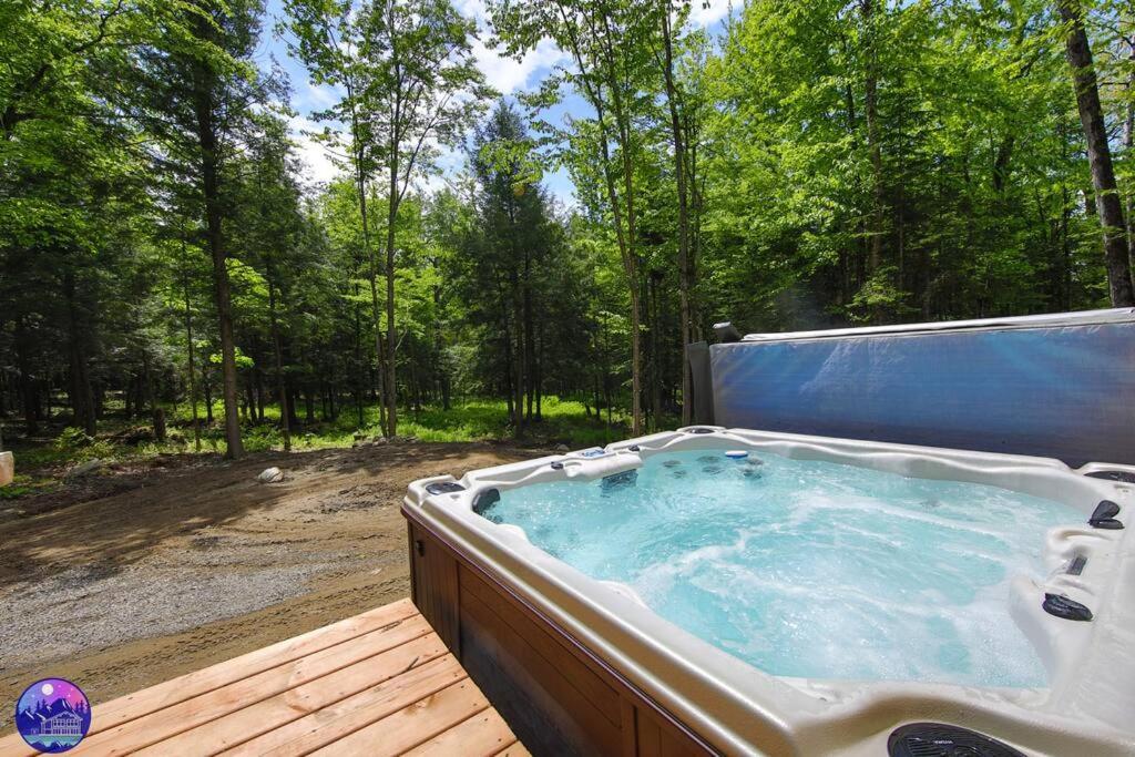 Chalet Deschamps- Spa- Chien Accepte- Nature- Estrie Mansonville المظهر الخارجي الصورة